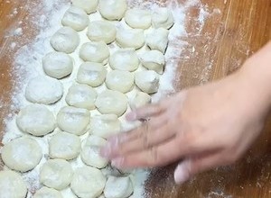 圆白菜猪肉蒸饺（烫面蒸饺）的做法 步骤7