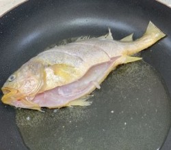 🐟香煎黄花鱼（外焦里嫩技巧）的做法 步骤6