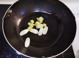 下饭家常菜——【香菇土豆炖鸡腿肉】的做法 步骤6