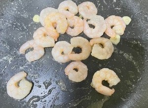 黄瓜虾仁🍤的做法 步骤7