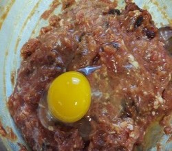 牛肉芹菜馅饺子的做法 步骤9