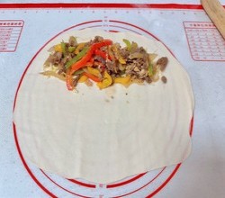 在家轻松get✅山姆同款芝士牛肉卷🌯的做法 步骤11