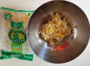 东北玉米面菜团子（猪肉酸菜馅）的做法 步骤3