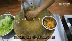 厨师长教你：“上汤大白菜”的家常做法，营养又美味的做法 步骤4