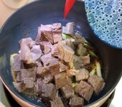 牛肉炖土豆（牛肉烧土豆）的做法 步骤11