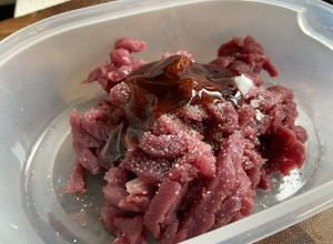 腌制超嫩牛肉的做法 步骤3