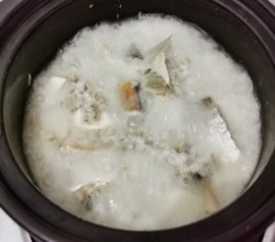 豆豉姜炖鱼干的做法 步骤4