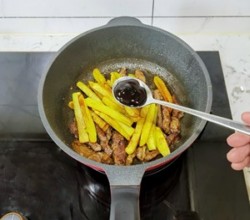 土豆煎牛排|马克西姆不粘锅的做法 步骤9