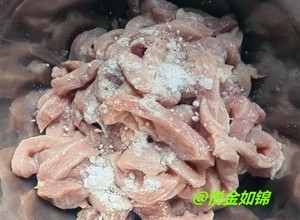 原汁原味的蒸制猪肉条零嘴的做法 步骤3