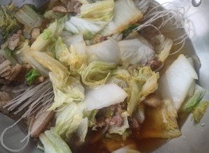 东北名菜白菜猪肉炖粉条的做法 步骤14