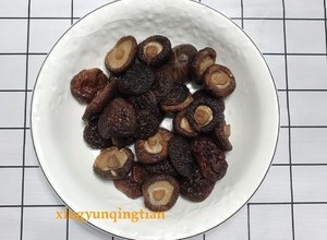 小鸡炖蘑菇(注意一步操作就香气沁人)的做法 步骤7