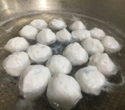 6⃣️自制黑鱼鱼丸，包心鱼丸的做法 步骤15