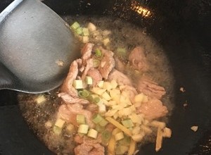 香懵了༄「豇豆猪肉炖粉条」༄的做法 步骤5