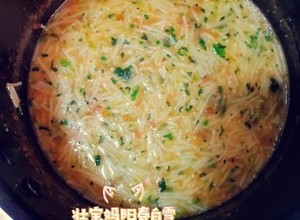 吃一次就爱上的宝宝辅食！西红柿菠菜细汤面（10个月以上婴幼儿辅食）宝宝蔬菜面条！的做法 步骤8