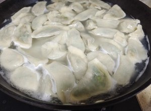 猪肉韭菜饺子🥟的做法 步骤7