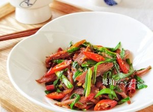 腊味｜蒜苗炒腊猪肉的做法 步骤8