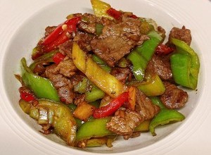 家常小炒牛肉（嫩滑爆赞）的做法 步骤12