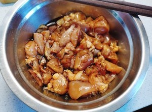 下饭家常菜——【香菇土豆炖鸡腿肉】的做法 步骤4