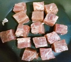 超级好吃的香煎牛肉粒🍽️的做法 步骤3