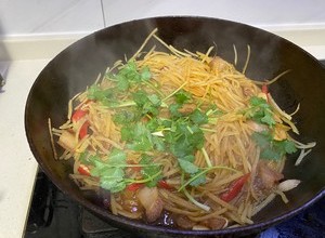 泰椒土豆丝(先启招牌菜)的做法 步骤6