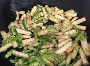 茄子🍆炒青椒的做法 步骤14