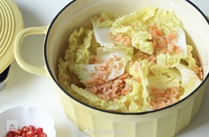 北鼎铸铁锅食谱｜鲜虾豆腐煲的做法 步骤5