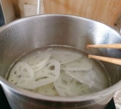 夏天配啤酒的快手小菜
一一泰式酸辣鸡爪的做法 步骤8