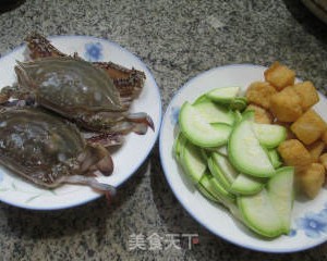 小油豆腐西葫芦煮螃蟹