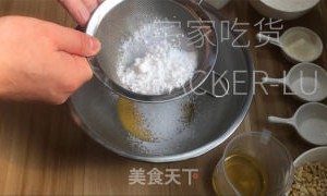 花生杏仁酥，酥脆可口，一口下去满嘴都弥漫着浓郁香味。