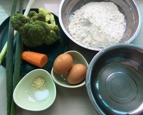 西兰花胡萝卜🥕鸡蛋饼（补充维生素A）的做法 步骤2