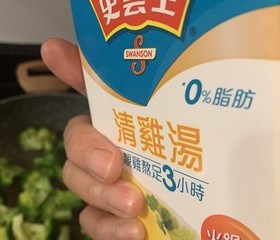 西兰花炒牛肉的做法 步骤6