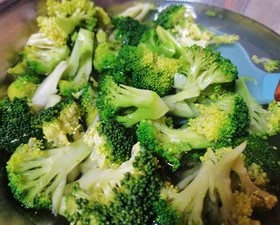 西蓝花🥦鸡肉沙拉的做法 步骤2