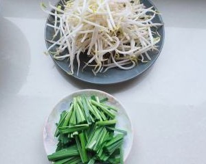 绿豆芽拌韭菜