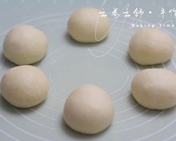 『美味咸香』椒盐土豆香肠花花包的做法 步骤5