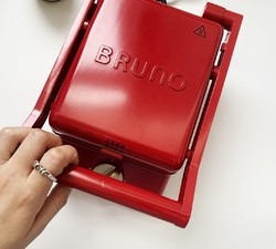 BRUNO|韩式鱼饼辣白菜滑蛋帕尼尼的做法 步骤7