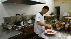 厨师长教你：“麻婆豆腐”的正宗做法，麻香味十足的做法 步骤12