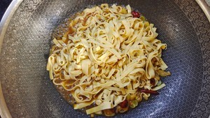 素炒干豆腐豆芽韭菜的做法 步骤7