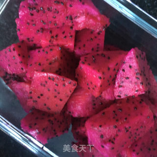 火龙果燕麦拌酸奶