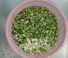 椰子油无米炒饭(花菜、西蓝花懒人轻食版)的做法 步骤2