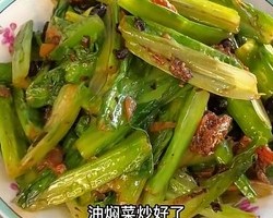 午餐排骨土豆炖玉米，鸡蛋羹，煲仔饭   排骨胡萝卜玉米汤  山药排骨玉米汤   西红柿玉米排骨汤  棒骨玉米山药汤  油麦菜  口蘑炒肉  排骨焖面的做法 步骤19