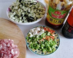 蒜苔肉末茄子~~孩子们超爱吃的米饭拌料，吃面条、做卷饼都超好吃