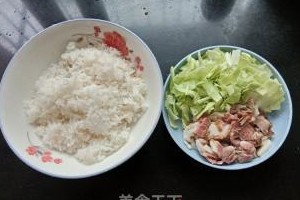 包菜腊肉炒饭