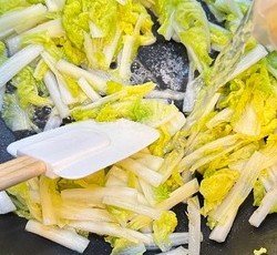 白菜肉丝的做法 步骤8