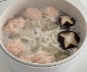 0油低卡！鲜香美味 ｜ 🍜味增虾滑乌冬面的做法 步骤4