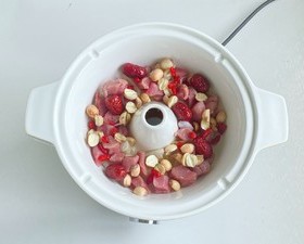 东菱蒸汽锅：花胶莲子瘦肉汽锅汤+蟹棒西兰花的做法 步骤4