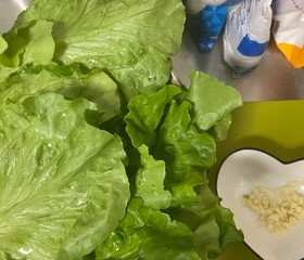 超快手蔬菜通用公式：蒜蓉蚝油法（生菜西兰花小青菜等）的做法 步骤8