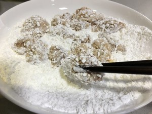 台湾小吃「盐酥鸡」的做法 步骤5