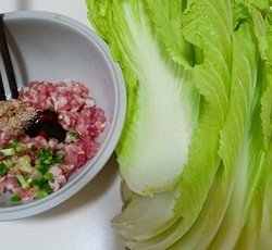 年夜饭家宴聚会必备的一道菜丨白菜肉沫卷