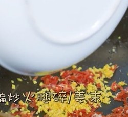 蛋酥火腿煨大白菜的做法 步骤6