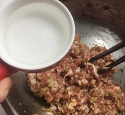 东北经典白菜猪肉馅水饺     & 大连特色白菜猪肉扇贝丁水饺的做法 步骤8